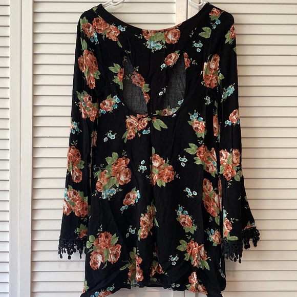 Floral Print Bell Sleeved Mini Dress - Picture 5 of 8